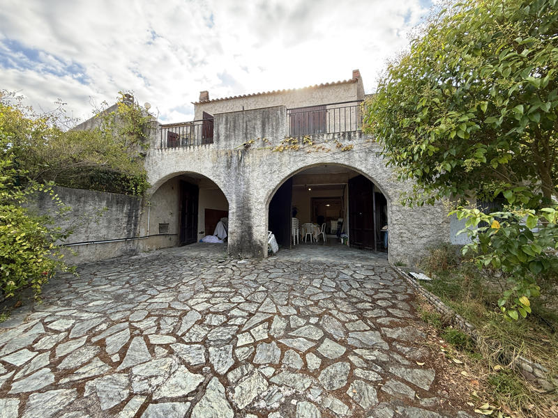 Propriété - 315 m² - 8 pièces