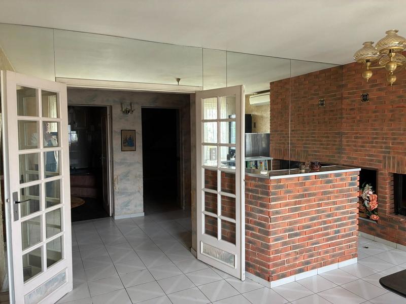 Maison - 210 m² - 10 pièces