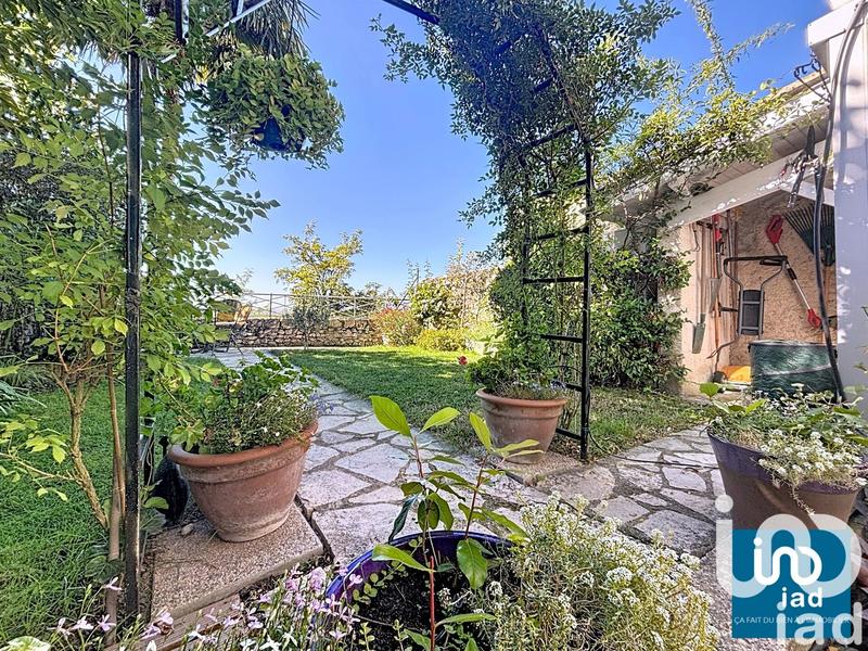 Maison - 220 m² - 11 pièces