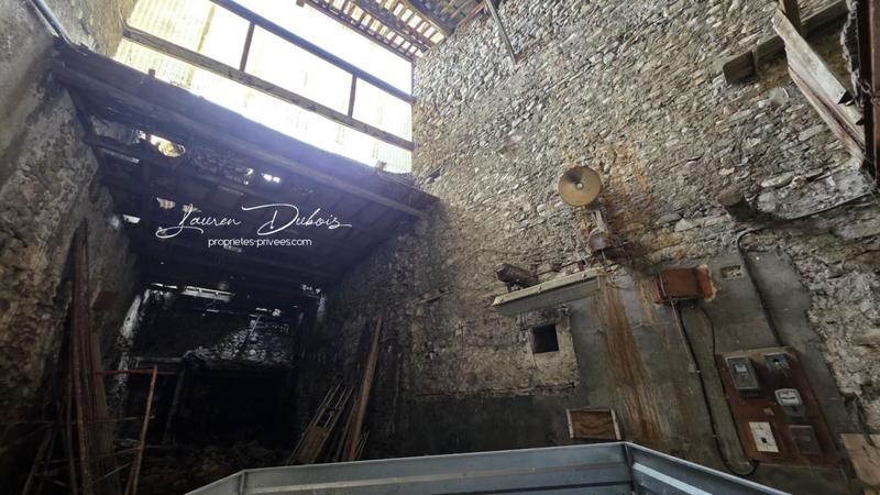 Maison de village - 90 m² - 1 pièce