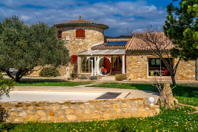 Villa - 172 m² - 5 pièces