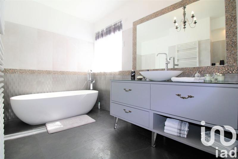 Maison - 170 m² - 7 pièces