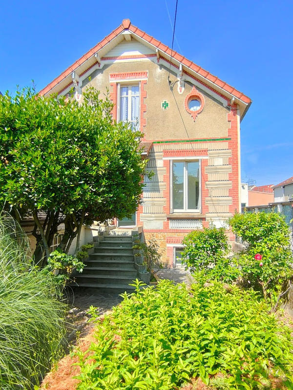 Maison - 94 m² - 7 pièces