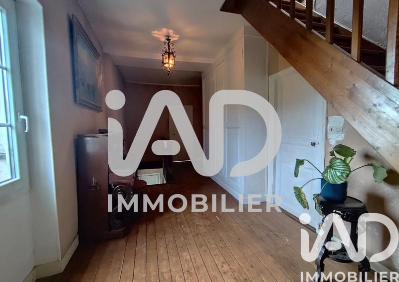 Maison - 240 m² - 8 pièces