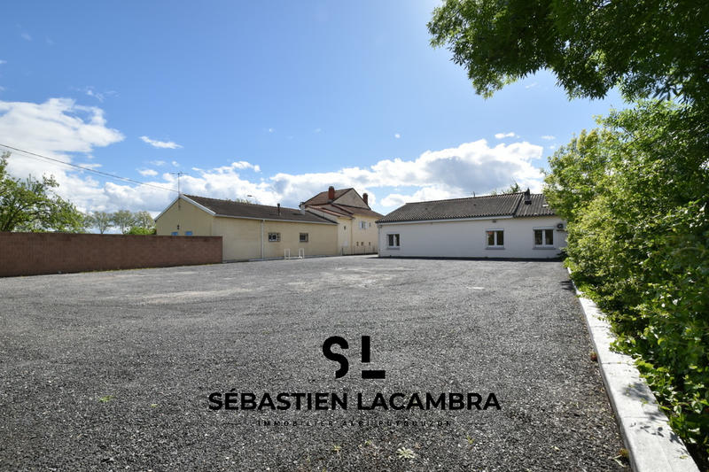 Local commercial - 253 m² - 4 pièces