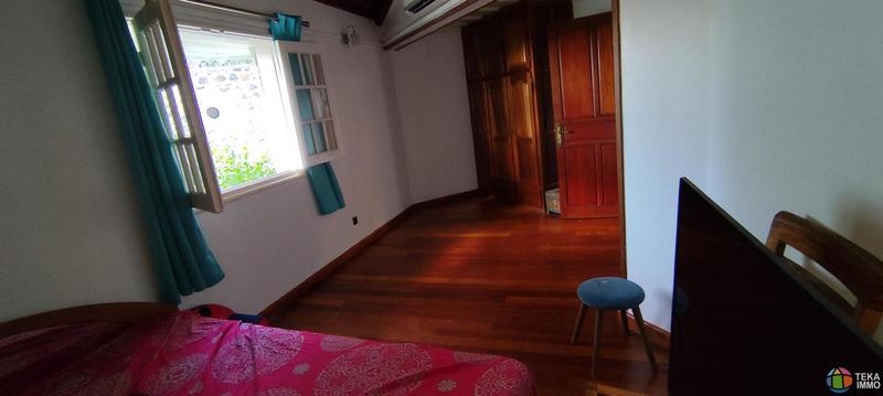 Villa - 241 m² - 5 pièces