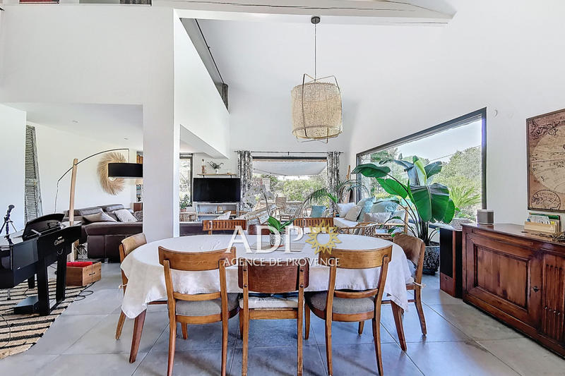 Maison contemporaine - 170 m² - 7 pièces