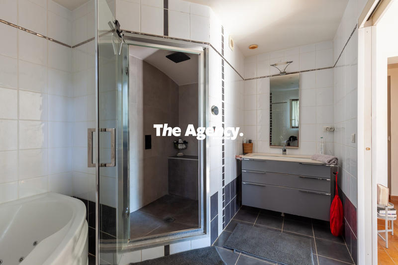 Villa - 204 m² - 5 pièces