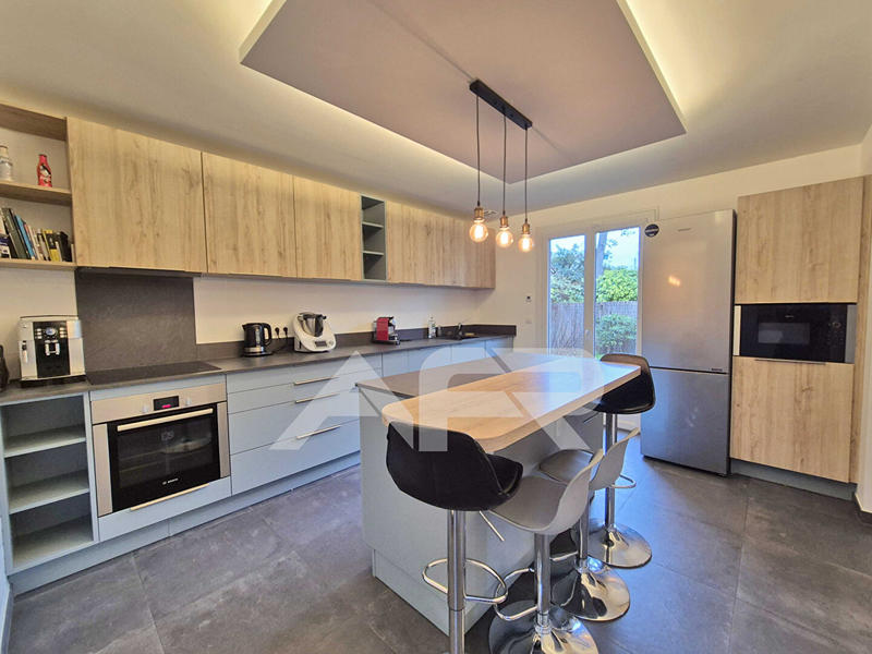 Maison - 138 m² - 5 pièces