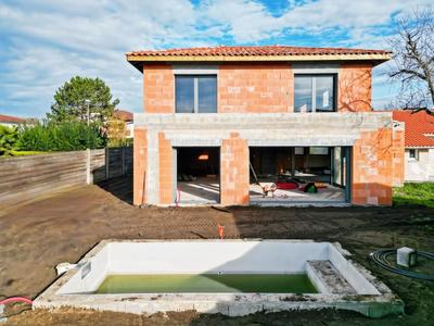 Maison - 145 m² - 6 pièces