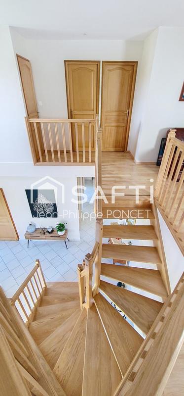 Maison - 270 m² - 7 pièces