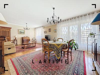 Appartement - 85 m² - 4 pièces