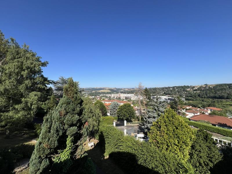 Maison - 137 m² - 7 pièces