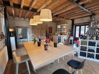 Maison de village - 361 m² - 12 pièces