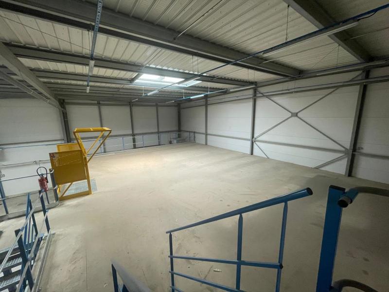 Local commercial - 679 m²