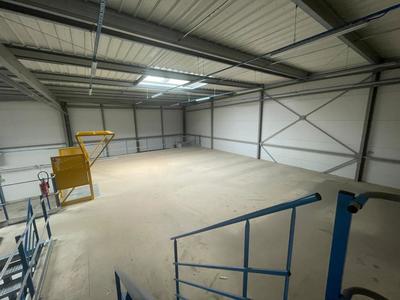 Local commercial - 679 m²