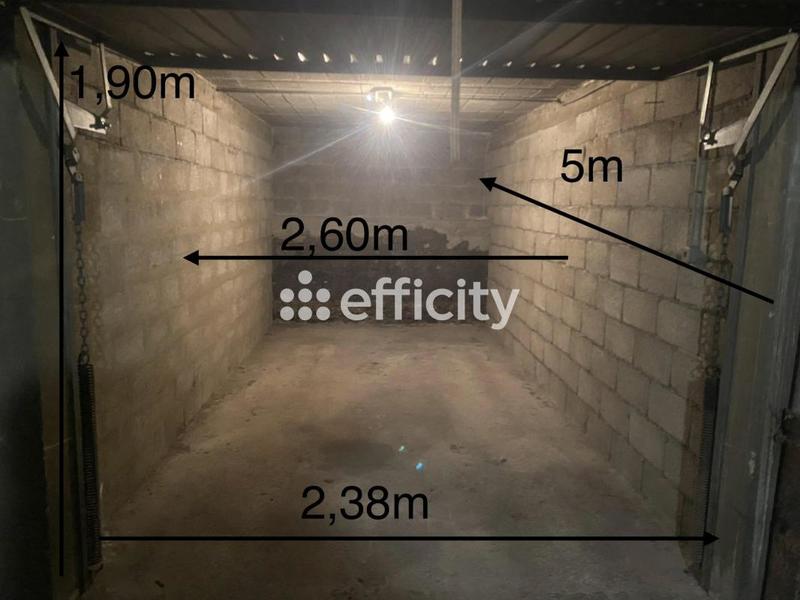 Parking / Garage - 13 m²