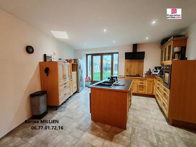 Maison - 255 m² - 8 pièces