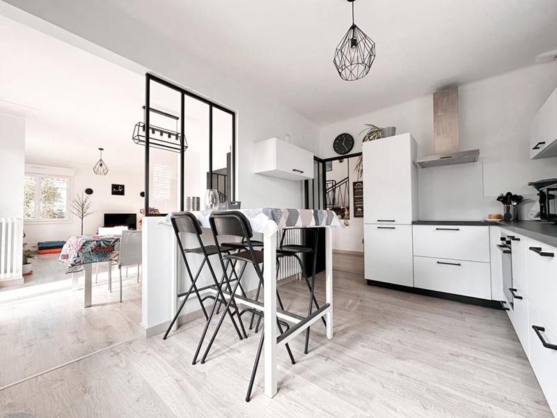 Maison - 143 m² - 7 pièces