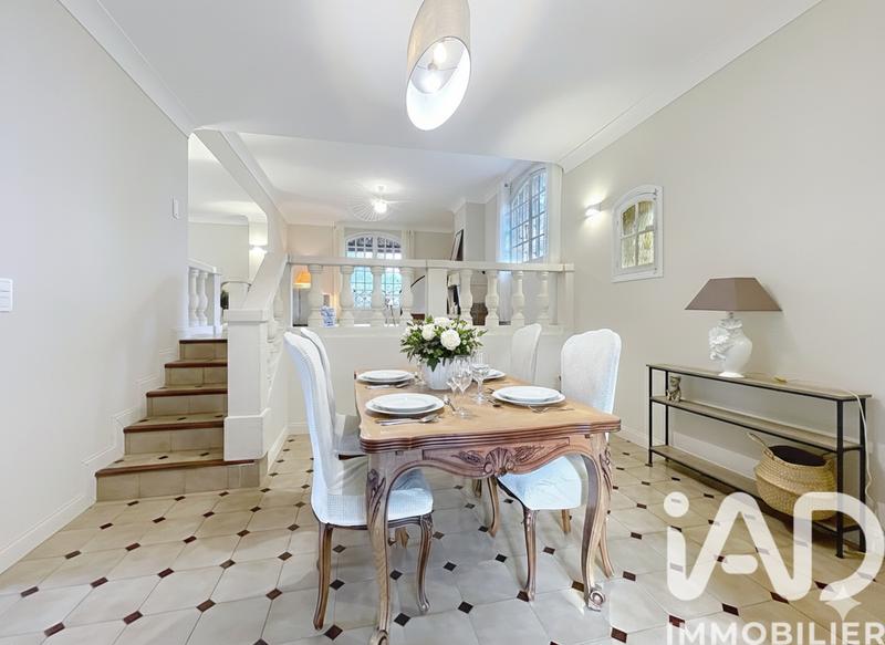 Maison - 180 m² - 7 pièces