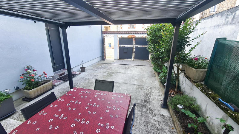 Maison - 196 m² - 8 pièces