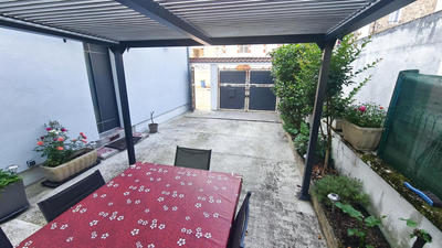 Maison - 196 m² - 8 pièces