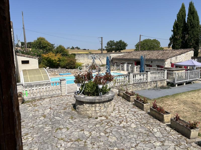 Maison - 249 m² - 6 pièces