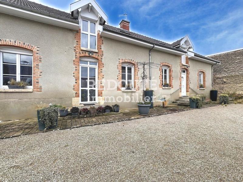 Maison - 212 m² - 6 pièces