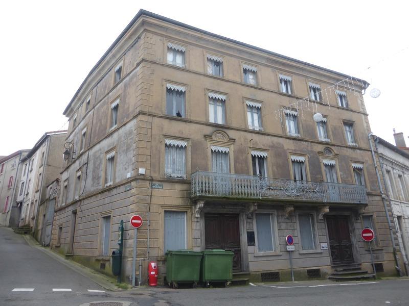 Propriété - 1 200 m² - 40 pièces