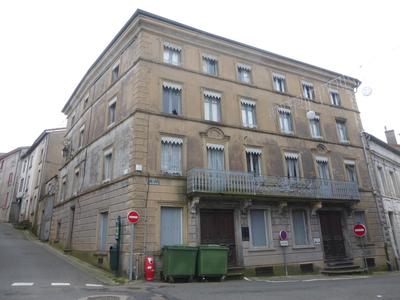 Propriété - 1 200 m² - 40 pièces