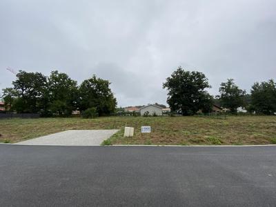 Terrain constructible - 688 m²