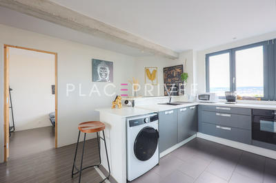 Appartement - 94 m² - 5 pièces