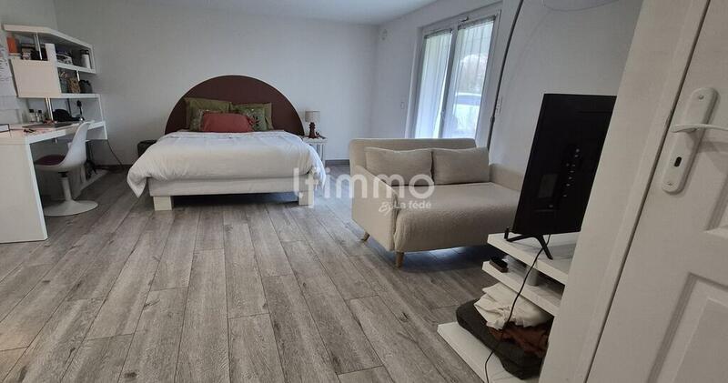 Maison - 226 m² - 8 pièces