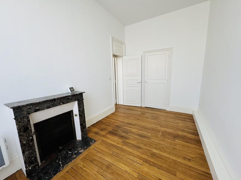 Appartement - 200 m² - 7 pièces