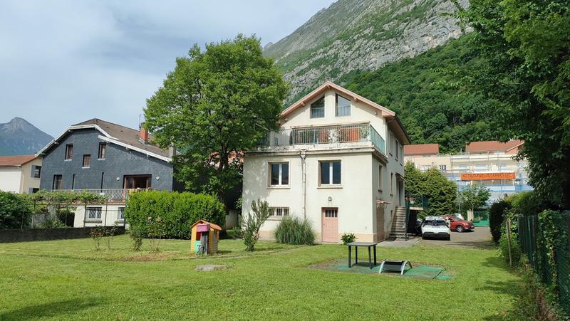 Maison - 180 m² - 6 pièces