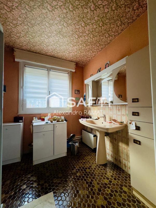 Maison - 90 m² - 5 pièces