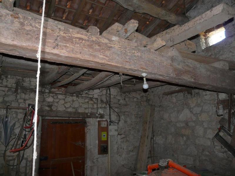 Maison en pierre - 90 m² - 4 pièces