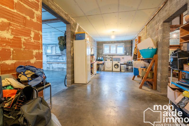 Maison traditionnelle - 210 m² - 7 pièces