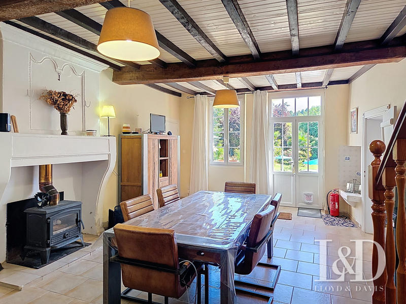 Maison - 376 m² - 15 pièces