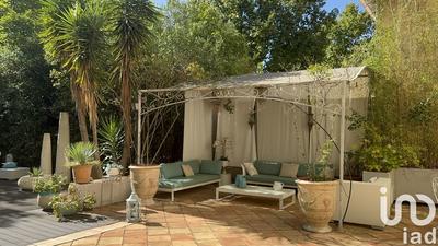 Maison - 400 m² - 10 pièces