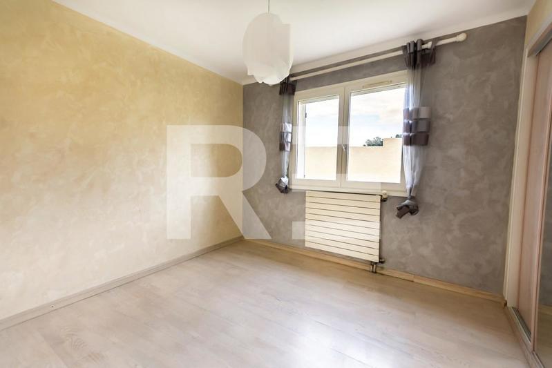 Propriété - 318 m² - 6 pièces