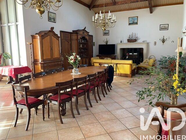 Maison - 762 m² - 17 pièces