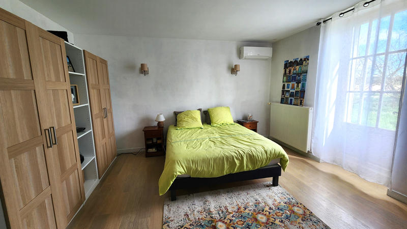 Propriété - 285 m² - 10 pièces