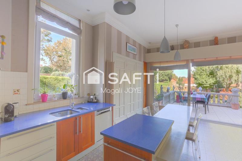 Maison de maîtres - 290 m² - 12 pièces