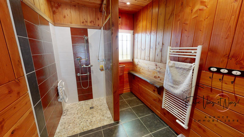 Maison - 347 m² - 13 pièces