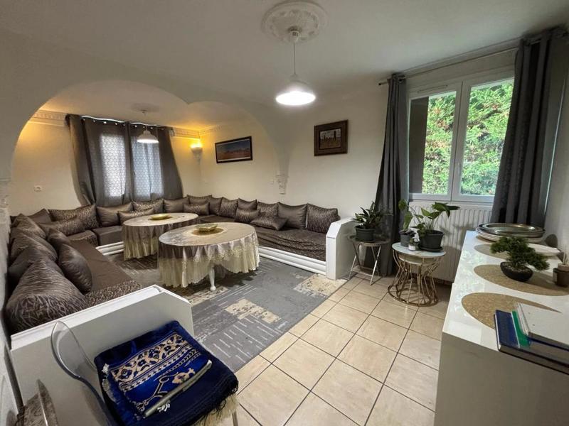 Maison - 140 m² - 6 pièces