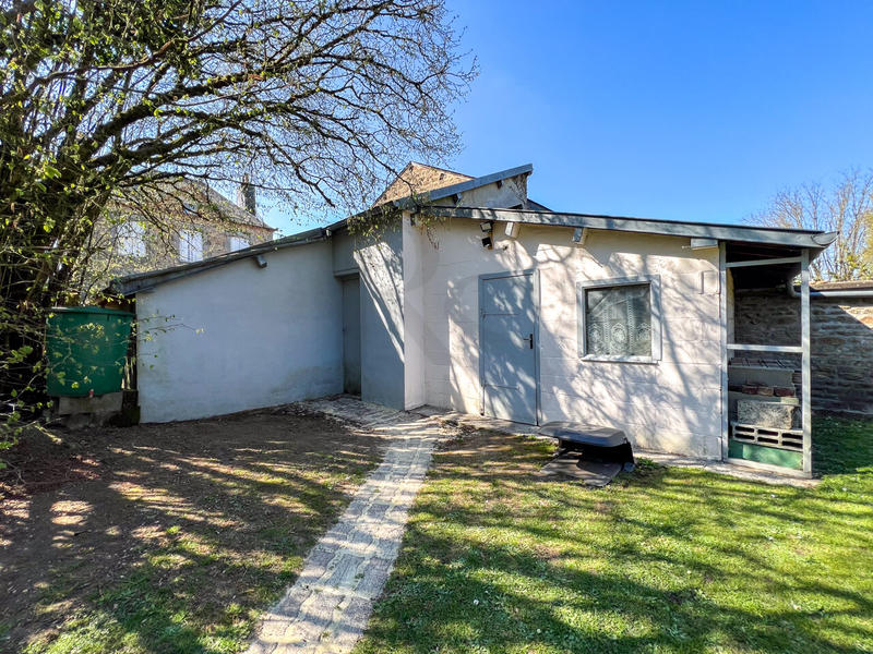 Maison - 236 m² - 10 pièces