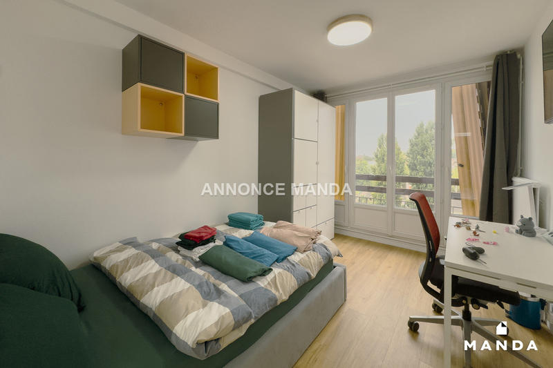 Chambre - 13 m² - 6 pièces