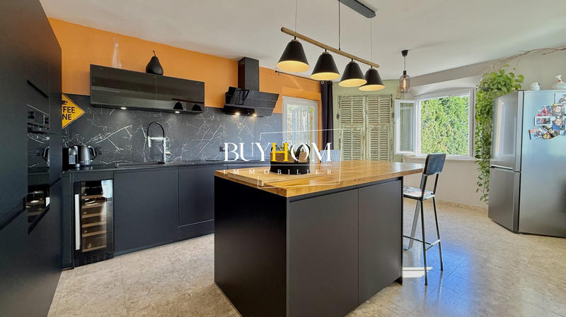 Maison - 190 m² - 5 pièces