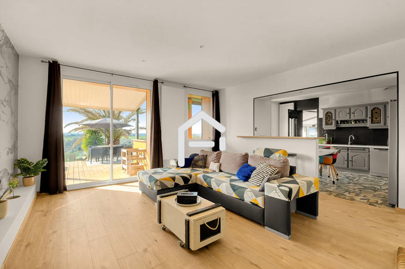 Maison - 478 m² - 12 pièces